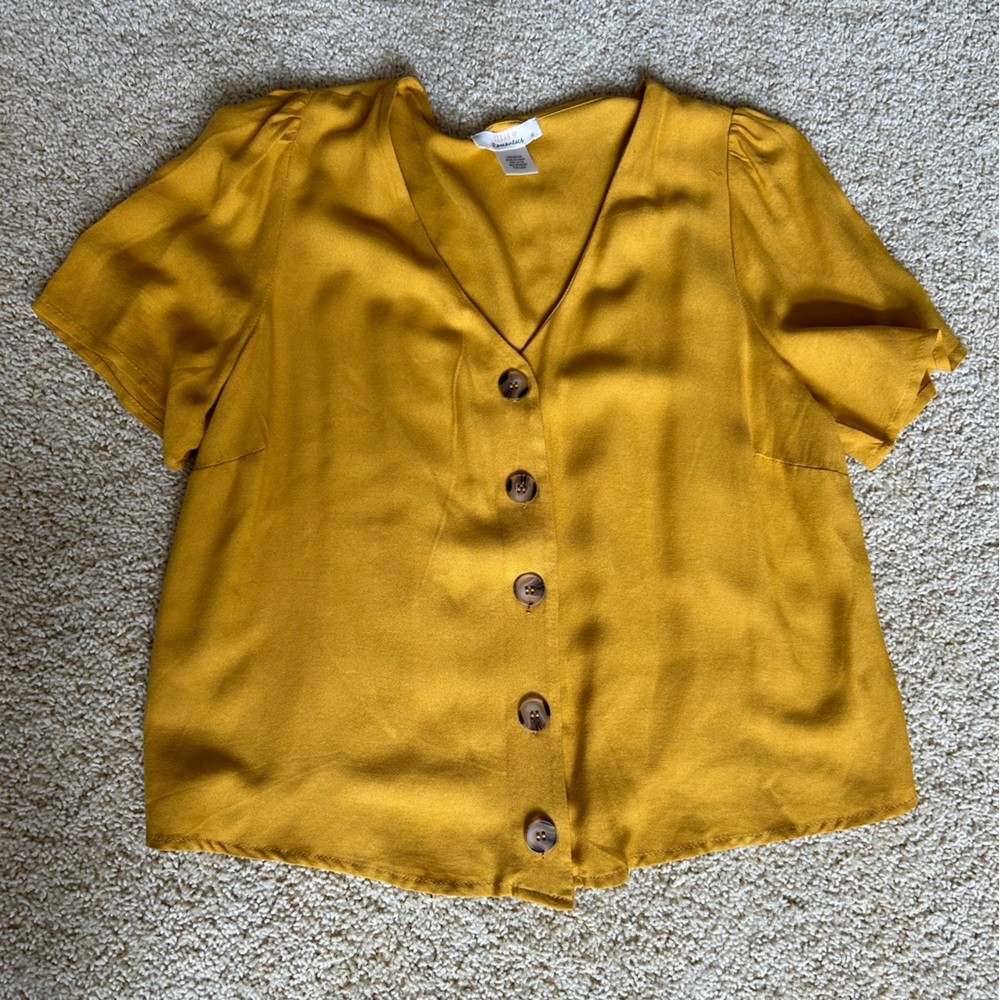 Button-up crop top